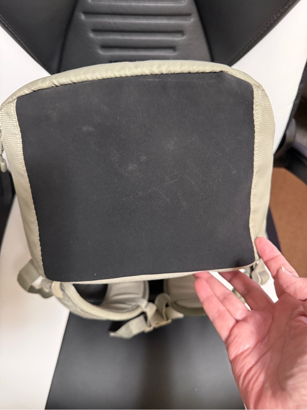 Women's Tenba Discovery Photo Daypack in Light Sage - Picture 8 of 14